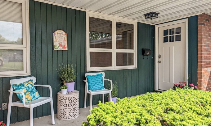 Springfield House | Blue Slate 2-bedroom w/Garage