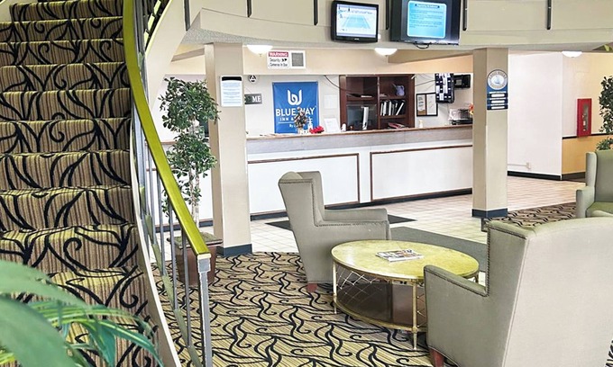 La Crosse Hotel | Blue Way Inn and Suites Lacrosse - Comfort 1 King Bed Non Smoking