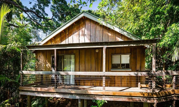 England Creek Cottage | Blue Wren Cottage: Mt Glorious Getaways