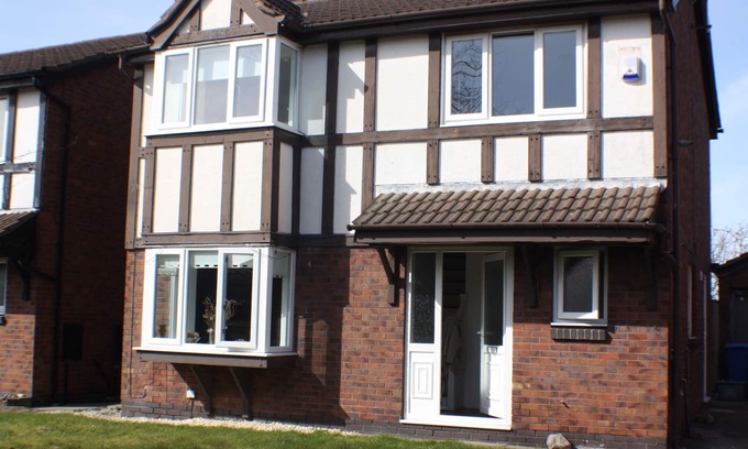 Thornton-Cleveleys House | Bluebell Cottage sleeps 6 (Can be booked with Mayfield sleeps 6) WIFI free