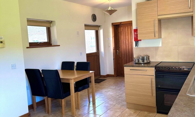Tetney Cottage | Bluebell Cottage - Serviced Accommodation near Cleethorpes