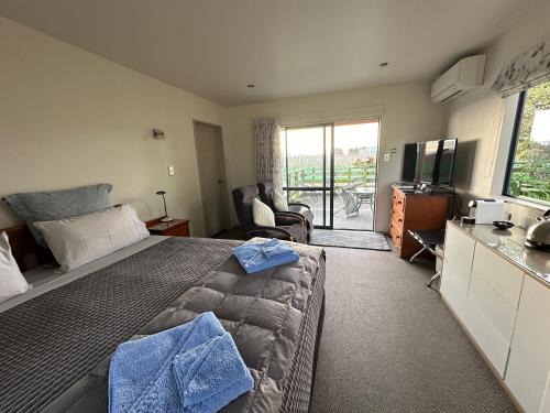 Longlands House | Bluebell Lodge and Cottage