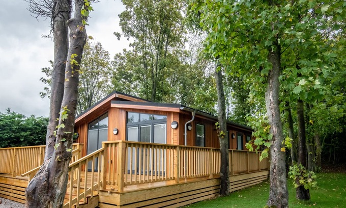 Gargrave Cabin | BLUEBELL LODGE, family friendly, with a garden in Gargrave