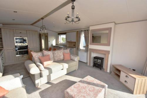 South Cerney House | Bluebell Lodge
