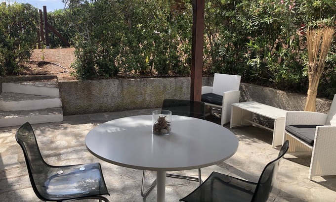 Lacona Apartment | Blueberry apartment - studio 2/3 people - privacy - surrounded by greenery