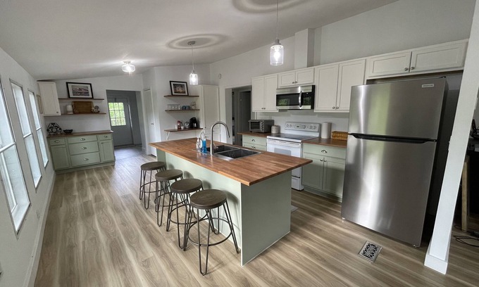Gulfport House | Blueberry Hill - Peaceful get away for the whole family!