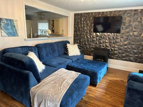 Church Street House | Blueberry peach Retreat
