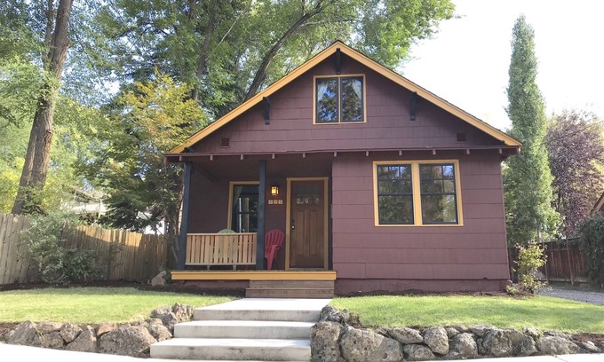 Old Bend House | Bluebird Day - Cinder Cone Bungalow