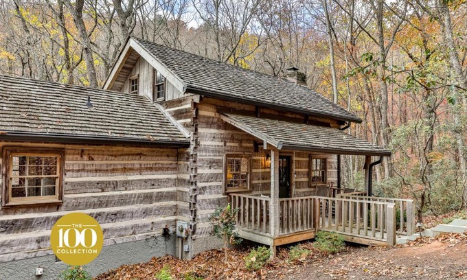 Big Canoe House | Bluebird Day - Romantic Creekside Cabin in Big Canoe- Modern Amenities, Fire Pit, Creek Views, Hiking Trails - Big Canoe, GA