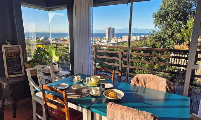 Muizenberg House | Bluebottle Guest House