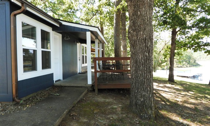 Royal Cabin | Bluegill Cabinn