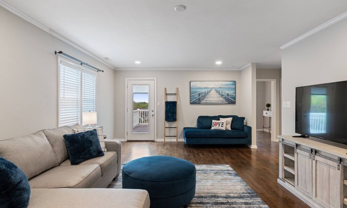 Bowling Green Condo | Bluegrass Getaway Suite Downtown Bowling Green!