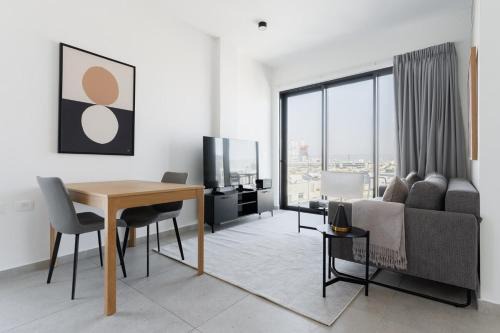 Tel Aviv Apartment | Blueground at Florentine, Balcony