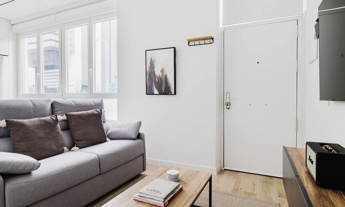 Cotos Apartment | Blueground | Castilla, AC & w/d, nr Retiro
