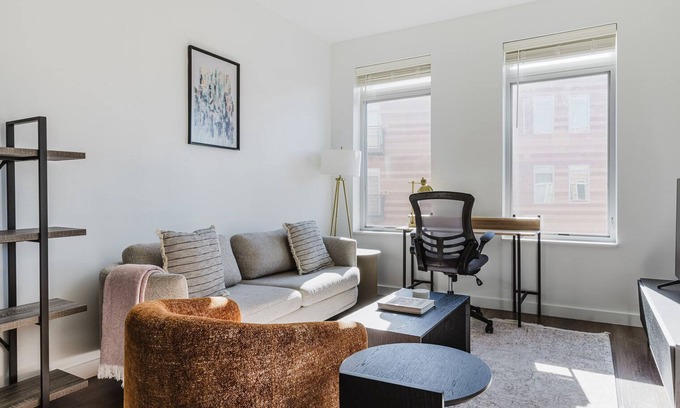 Dorchester Apartment | Blueground | Dorchester, gym, BBQ & JFK Library