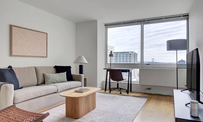 Upper East Side Apartment | Blueground | East Harlem, pool, nr Central Park
