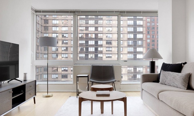 Upper East Side Apartment | Blueground | East Harlem, pool, nr Central Park