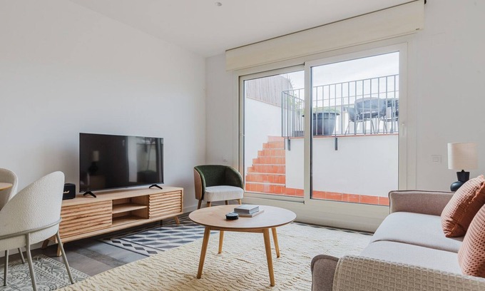 Sant Pere House | Blueground | El Born, elevator & w/d, nr Parc