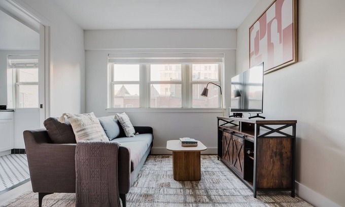 Foggy Bottom Apartment | Blueground | Foggy Bottom, rooftop & gym, nr GWU