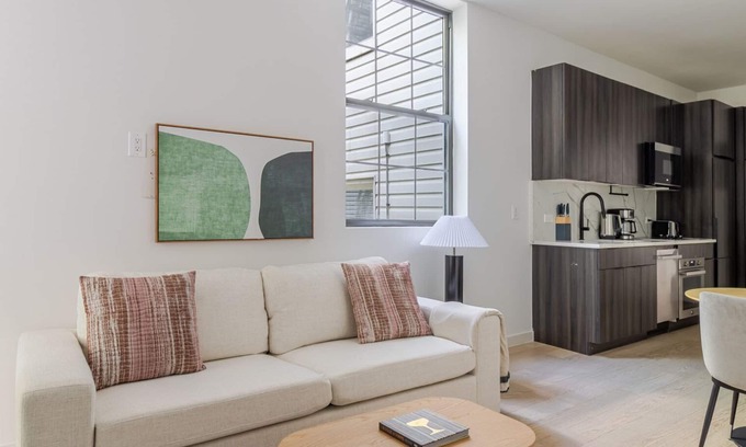Greenpoint Apartment | Blueground | Greenpoint, terrace, nr McCarren Park
