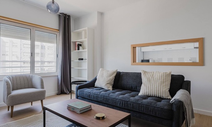 Cidade Universitaria Apartment | Blueground | Laranjeiras, washer & city view