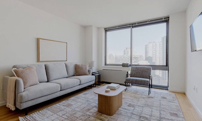 Hunters Point Apartment | Blueground | Long Island City 1bd apartment