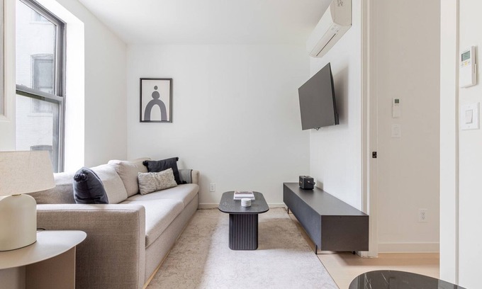 Hunters Point Apartment | Blueground | Long Island City, AC, w/d, nr MoMA