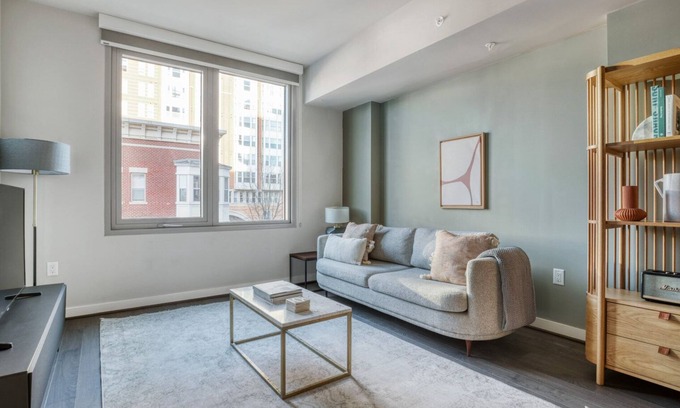 Clarendon Apartment | Blueground | Lyon Village, rooftop, nr Arlington Cemetery