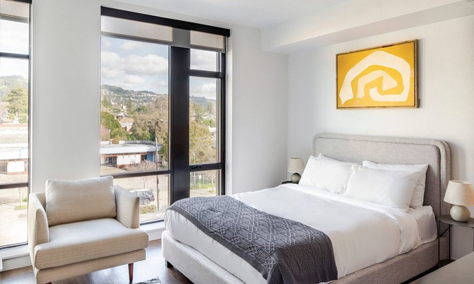 South Berkeley Apartment | Blueground | S. Shattuck, AC, nr UC Berkeley