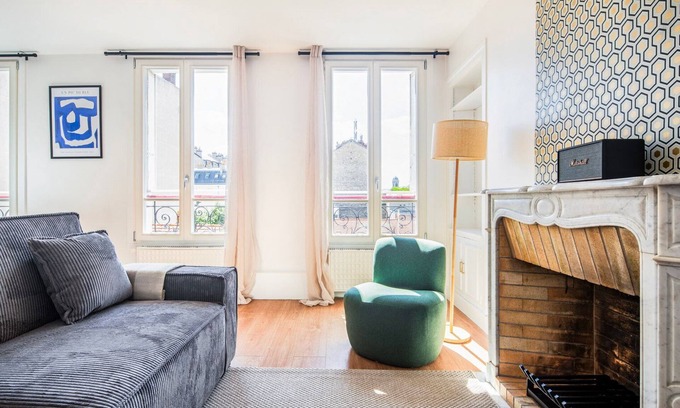 Saint-Thomas-d'Aquin Apartment | Blueground | Saint-Thomas-d'Aquin, view, nr Musée d'Orsay