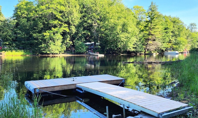 Bracebridge Cottage | Bluejays - Waterfront cottage on Muskoka River