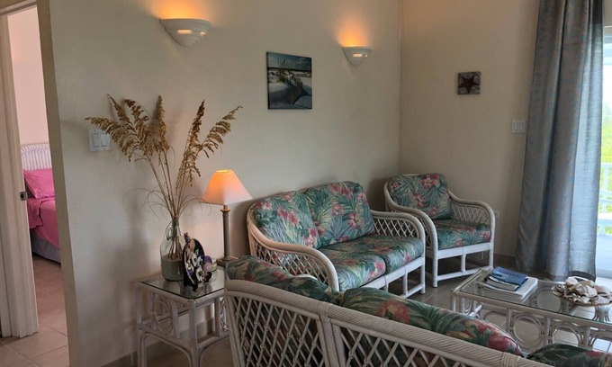 Rainbow Bay Cottage | Blueskies, a Gorgeous Vacation House in Rainbow Bay, Eleuthera