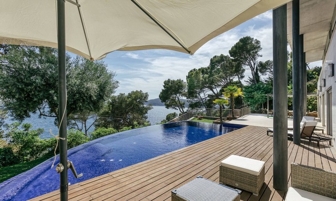 Llafranc Villa | Blueview's in summer: pool, beach (200m) and big terrace with seaview.