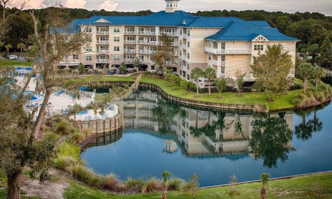 Palmetto Dunes Resort | Bluewater Resort 2 bedroom 2 baths kitchen 3 pools- free golf 4 foursome per day