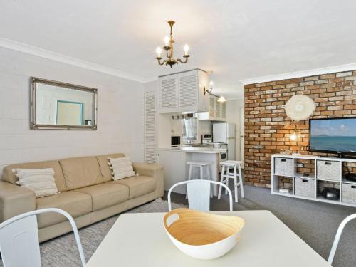Boomerang Beach House | Blueys Beach Villa Manyana 11