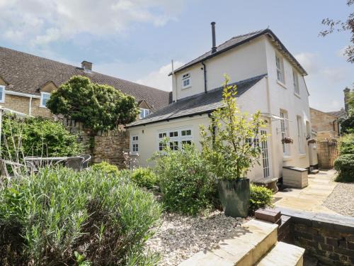 Broadway House | Blundell's Cottage