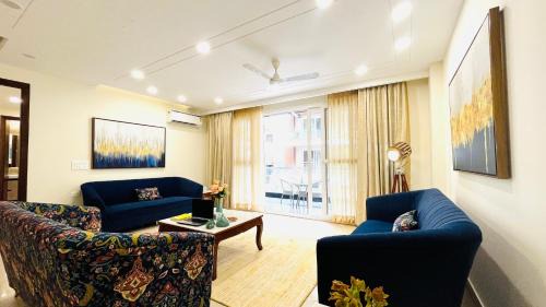 Saket Apartment | BluO Elegant 4BHK Saket - Lift, Balcony, Parking