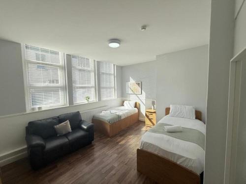 Blyth Apartment | Blyth 6 Bed Apart