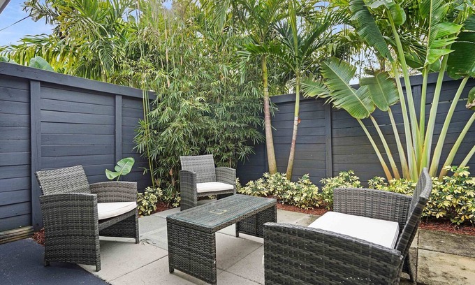 Downtown Fort Lauderdale Apartment | BnB Hyperion Brand New 2b2b Retreat w Patio