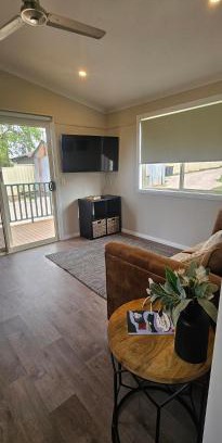 Leeton House | BNB on Cypress