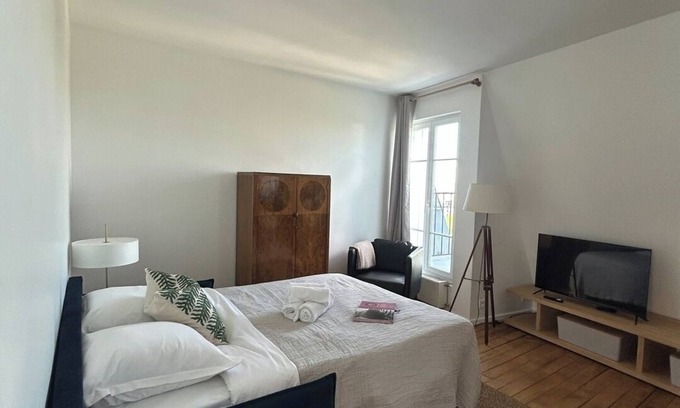 3rd Arrondissement Apartment | BnBNook - Stylish 1BR Close to Pompidou Center and Place des Vosges