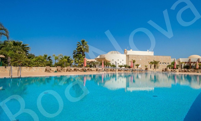 Estombar Ski Chalet | Boa Nova 32/6 | professionally cleaned | 2-bedroom townhouse | close to Carvoeiro and Ferragudo