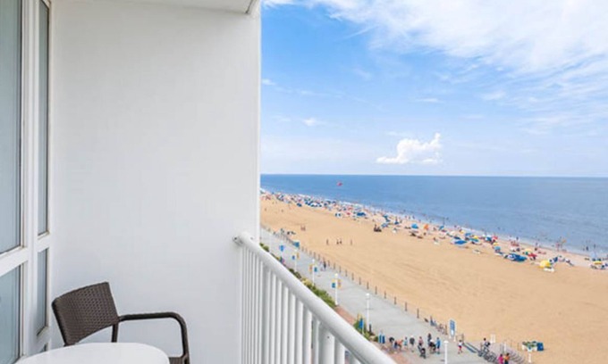 Northeast Virginia Beach Resort | Boardwalk Villas Resort Oceanview condo with Oceanfront Balcony