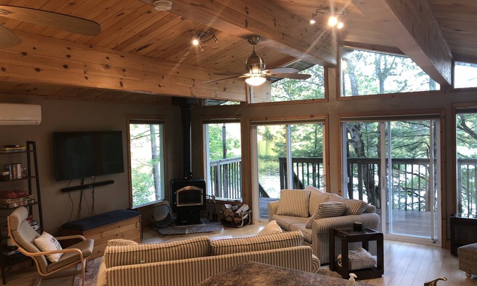 Georgian Bay Cottage | Boat Access Lakeside Retreat