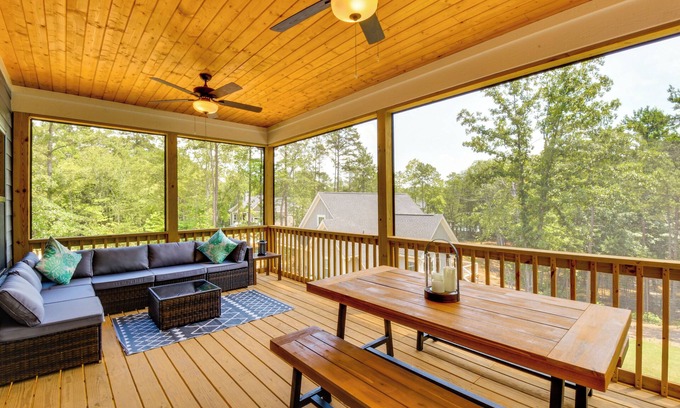 Lavonia House | Boat Dock + Lake Hartwell Access: Family Getaway!
