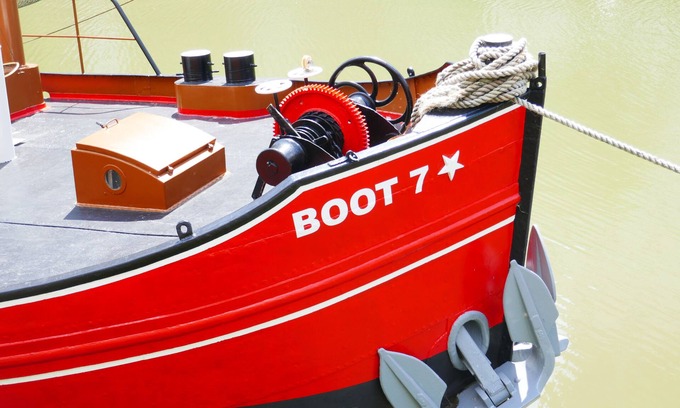 Kop van Zuid Apartment | Boat-hotel seven, 6pers Rotterdam J.B. Bakemakade near housenr 48
