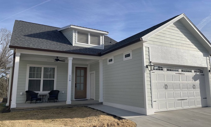 Greenwood House | Boat Launch Bungalow - Steps to Lake Greenwood. NEW, Modern and Pet Friendly!