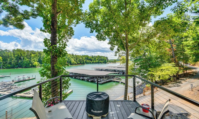 Nebo Cottage | Boat Slip & Smokeless Fire Pit: Lake James Cottage