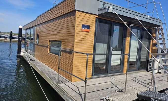 Knieper Nord Boat Rental | Boat 'Tollow' with Sea View, Wi-Fi and Air Conditioning