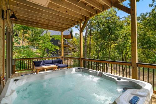 Sevierville House | Bobber Bungalow - Boat Float Relax